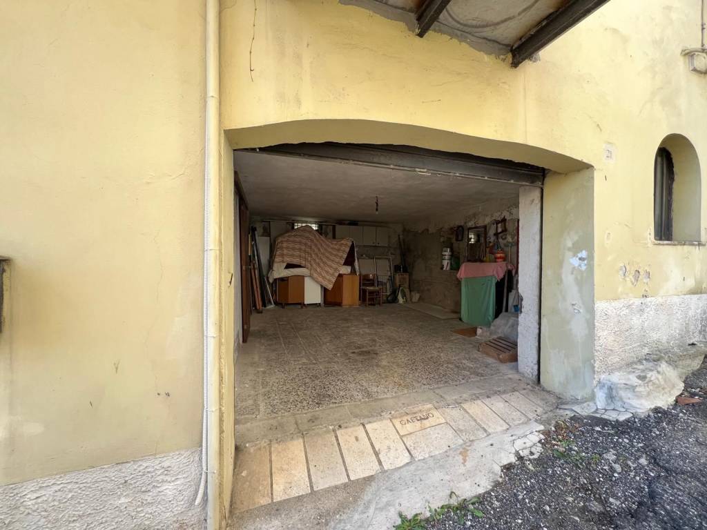 locale commerciale in vendita a Lamezia Terme in zona Nicastro