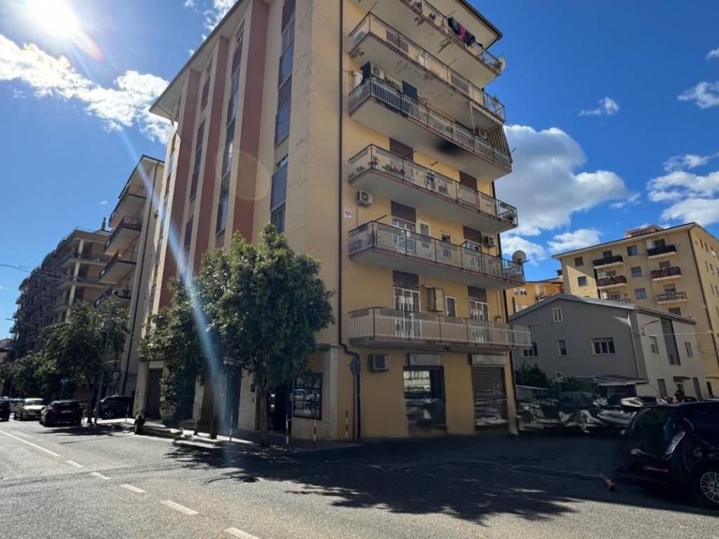 appartamento in vendita a Lamezia Terme in zona Sambiase