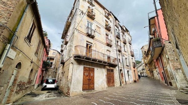 casa indipendente in vendita a Lamezia Terme in zona Sambiase
