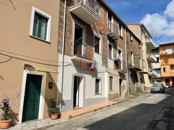 appartamento in vendita a Lamezia Terme in zona Sambiase