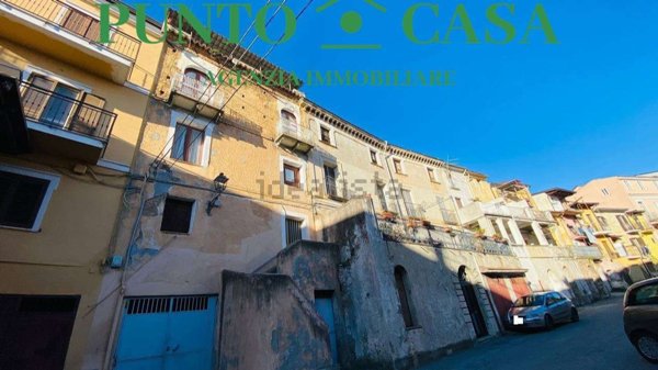 casa indipendente in vendita a Lamezia Terme in zona Sambiase