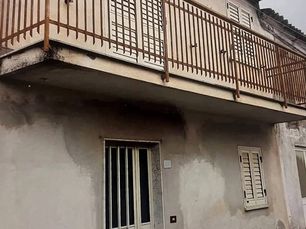 casa indipendente in vendita a Lamezia Terme in zona Fronti