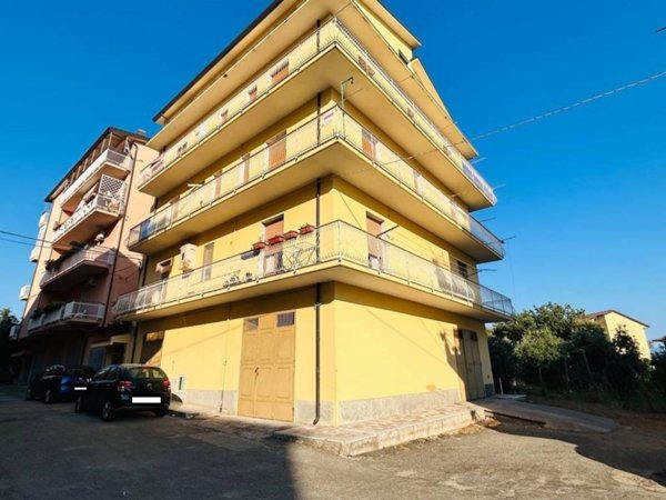 appartamento in vendita a Lamezia Terme in zona Sambiase