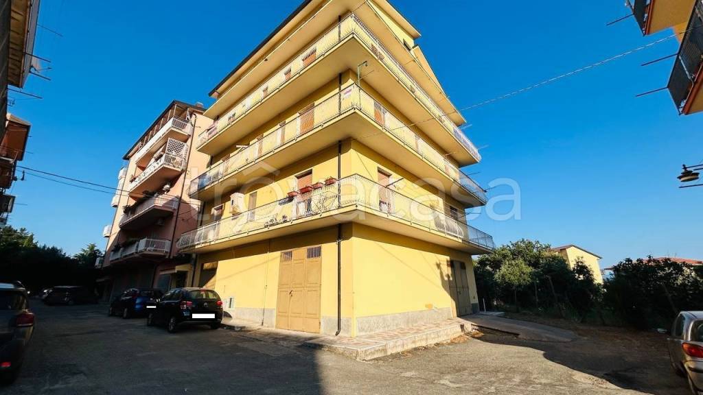 appartamento in vendita a Lamezia Terme in zona Sambiase