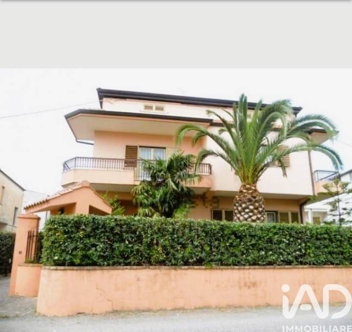 appartamento in vendita a Lamezia Terme in zona Sambiase