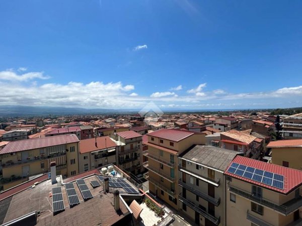 appartamento in vendita a Lamezia Terme in zona Sambiase