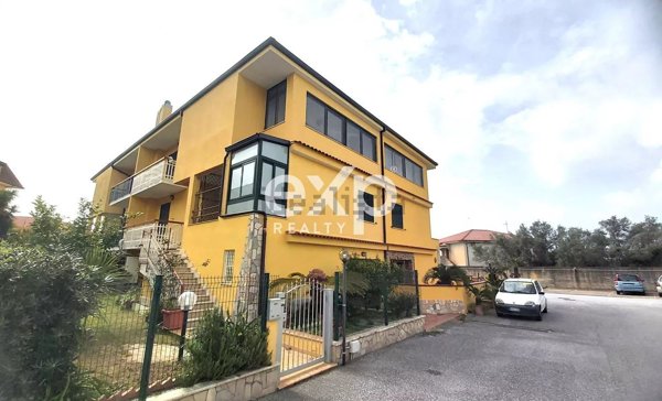 casa indipendente in vendita a Lamezia Terme