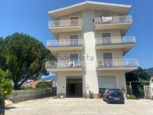 locale commerciale in vendita a Lamezia Terme