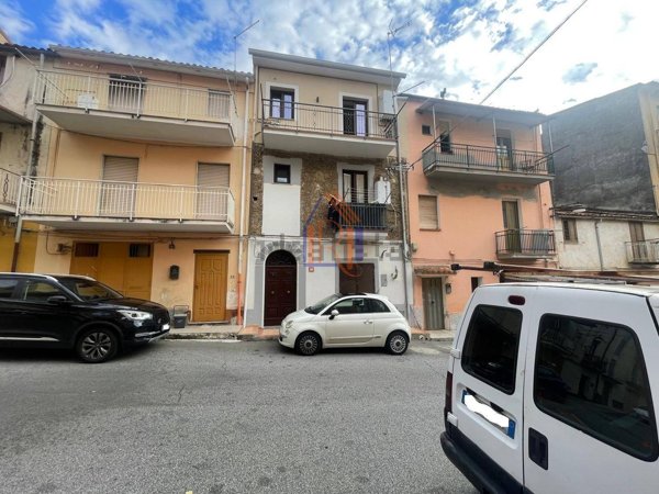 appartamento in vendita a Lamezia Terme in zona Sambiase