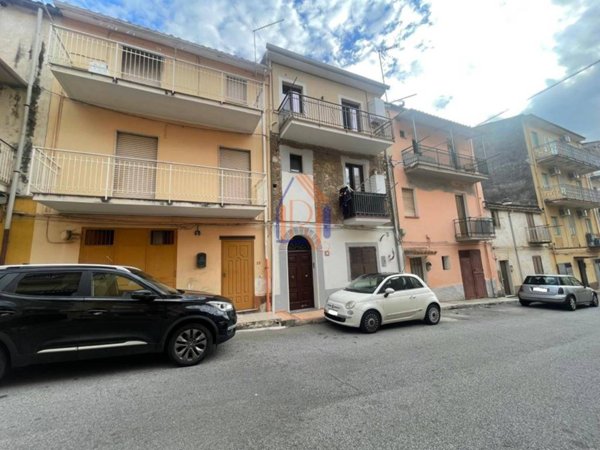 appartamento in vendita a Lamezia Terme in zona Sambiase