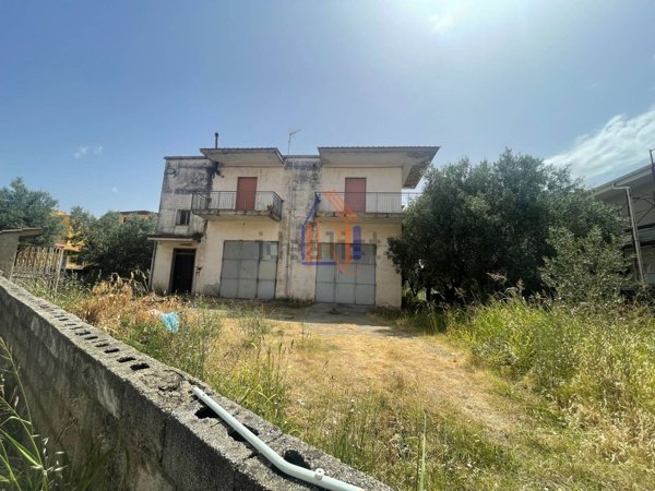 casa indipendente in vendita a Lamezia Terme in zona Nicastro