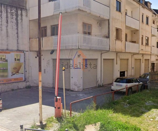 locale commerciale in vendita a Lamezia Terme in zona Nicastro