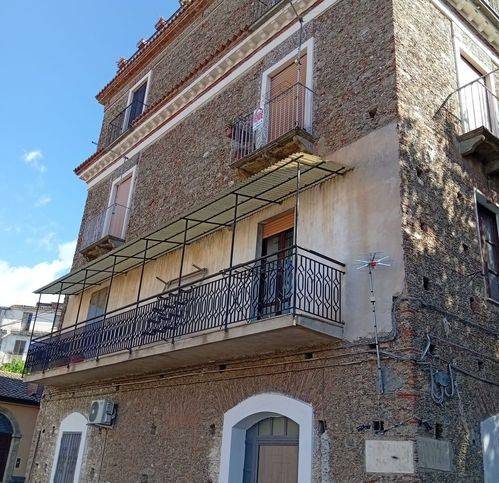 appartamento in vendita a Lamezia Terme in zona Sambiase