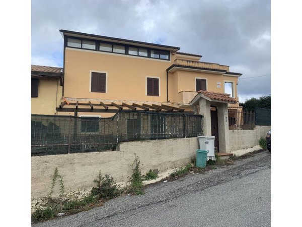 casa indipendente in vendita a Lamezia Terme in zona Magolà