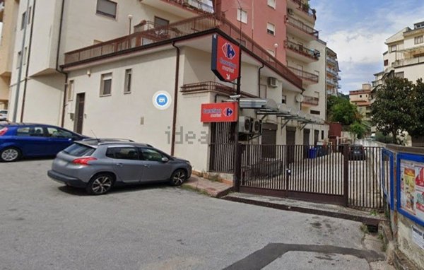 locale commerciale in vendita a Lamezia Terme in zona Nicastro