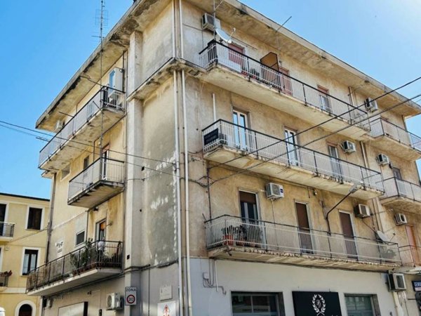 appartamento in vendita a Lamezia Terme in zona Sambiase