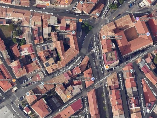 negozio in vendita a Lamezia Terme in zona Nicastro