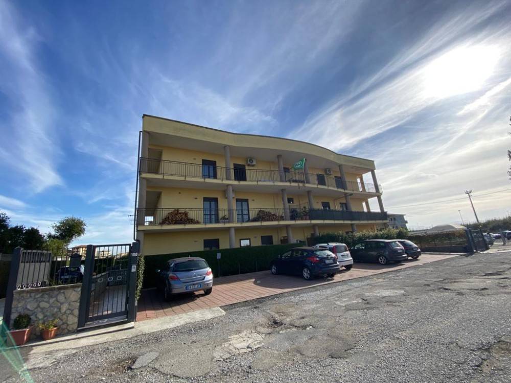 appartamento in vendita a Lamezia Terme in zona Sant'Eufemia Lamezia