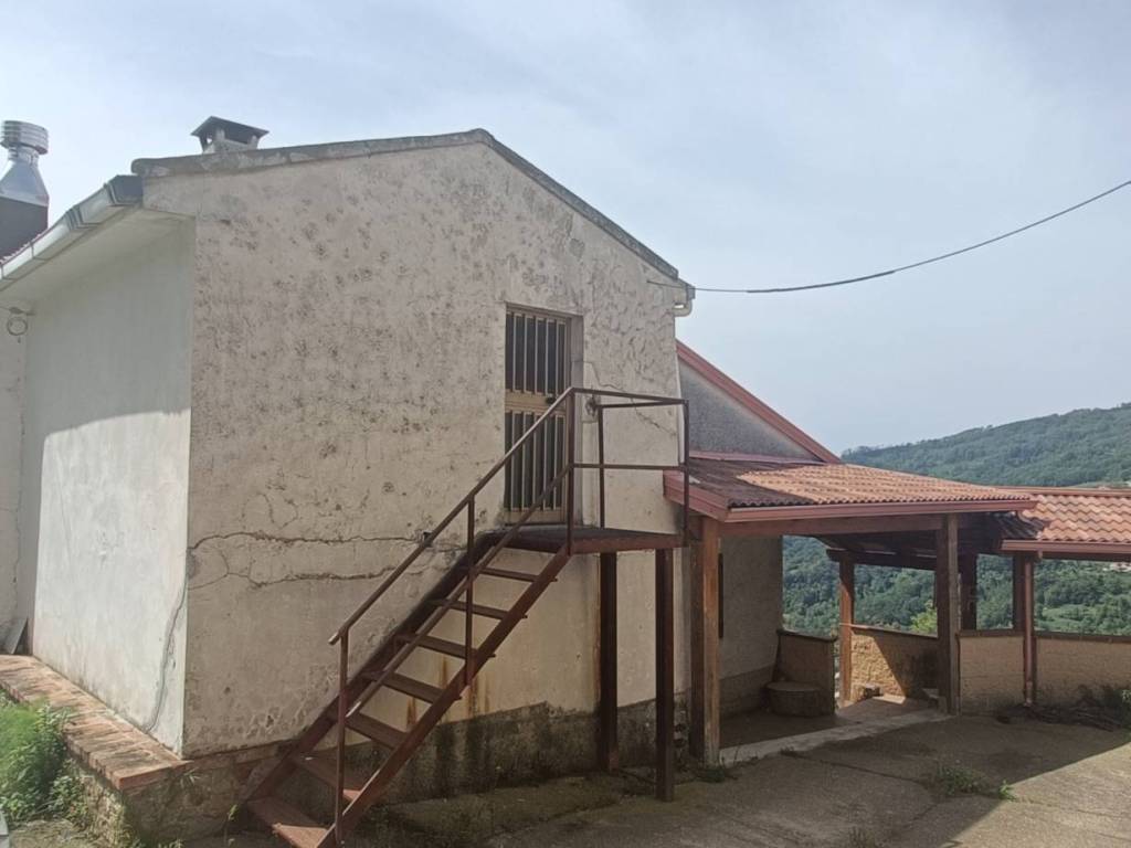 casa indipendente in vendita a Lamezia Terme in zona Acquadàuzano