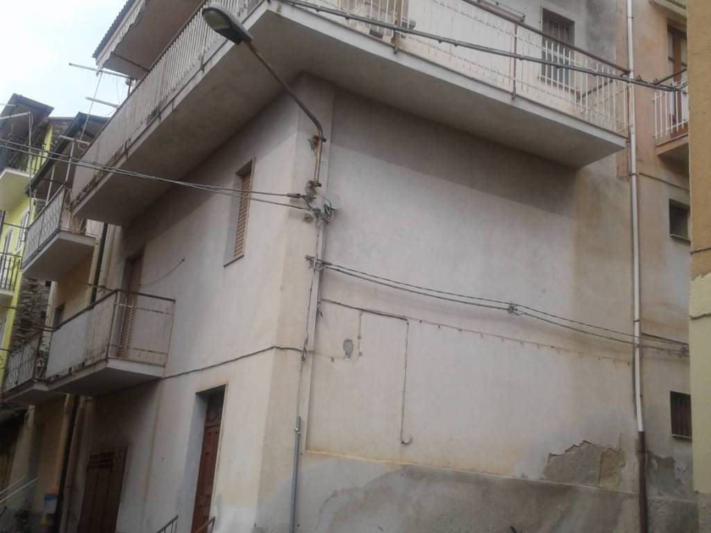 casa indipendente in vendita a Lamezia Terme in zona Nicastro