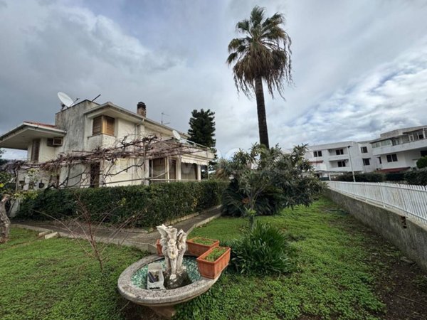 casa indipendente in vendita a Lamezia Terme