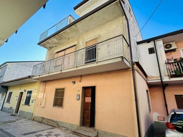 casa indipendente in vendita a Lamezia Terme in zona Sambiase