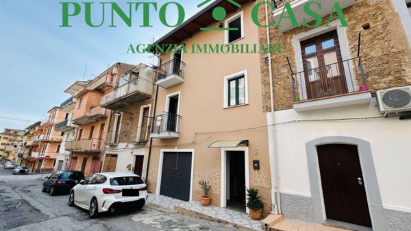casa indipendente in vendita a Lamezia Terme in zona Sambiase