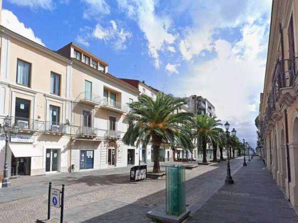 intera palazzina in vendita a Lamezia Terme in zona Sambiase