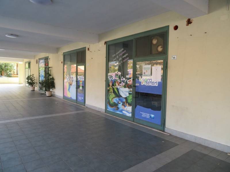 negozio in vendita a Lamezia Terme in zona Nicastro