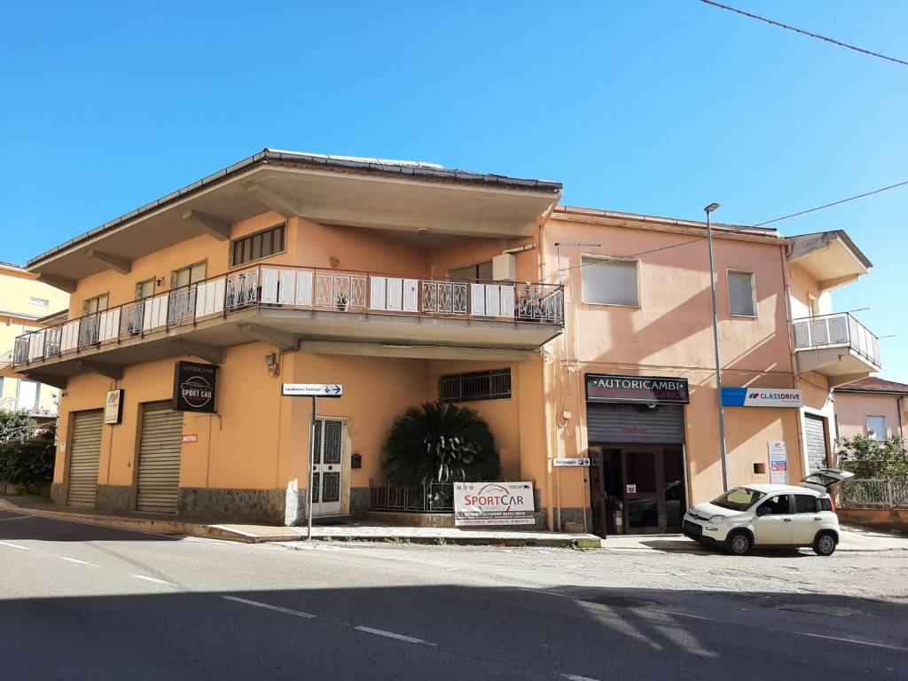 casa indipendente in vendita a Lamezia Terme in zona Sambiase