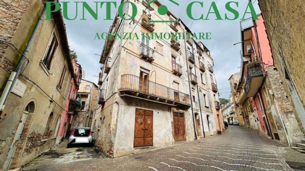 appartamento in vendita a Lamezia Terme in zona Sambiase