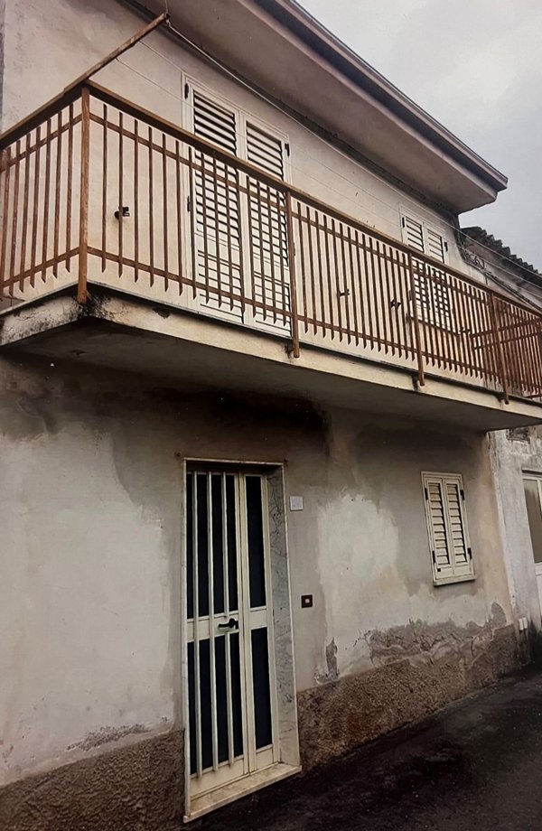 casa indipendente in vendita a Lamezia Terme in zona Fronti