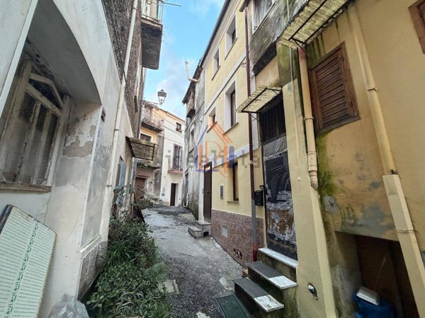 appartamento in vendita a Lamezia Terme in zona Nicastro