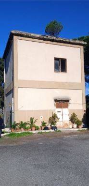 locale commerciale in vendita a Lamezia Terme