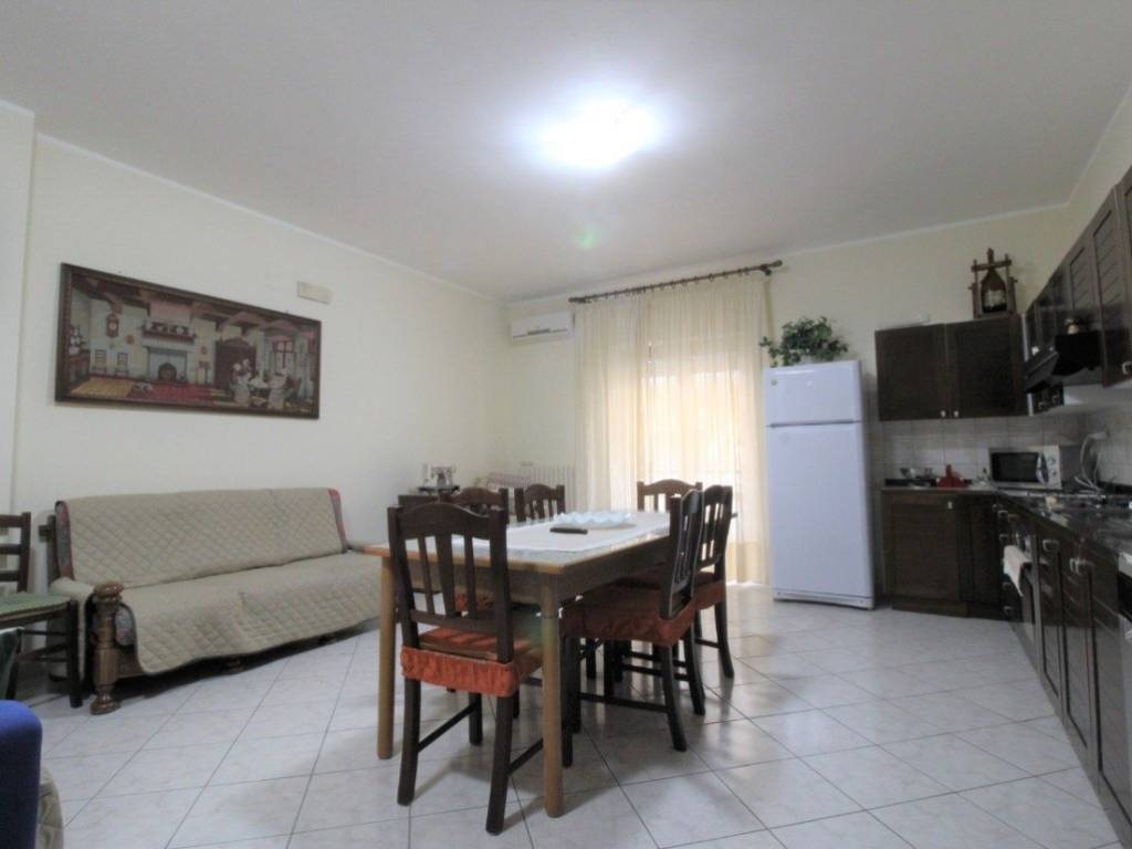 appartamento in vendita a Lamezia Terme in zona Sambiase