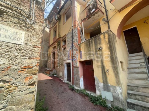 casa indipendente in vendita a Lamezia Terme in zona Nicastro