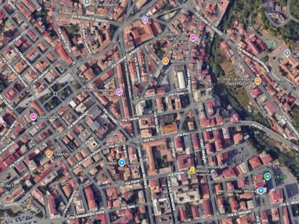 negozio in vendita a Lamezia Terme in zona Sambiase