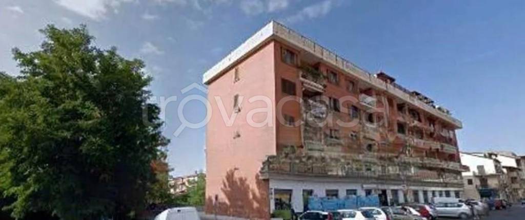 locale commerciale in vendita a Lamezia Terme in zona Sambiase