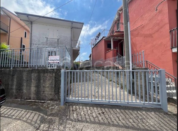 casa indipendente in vendita a Lamezia Terme in zona Nicastro