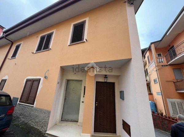appartamento in vendita a Lamezia Terme in zona Nicastro