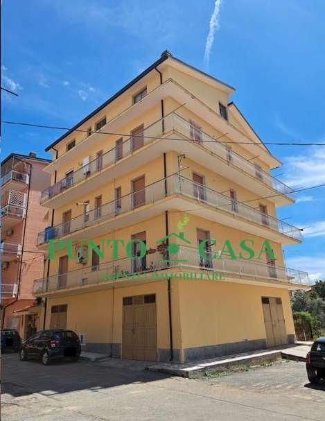 appartamento in vendita a Lamezia Terme in zona Sambiase