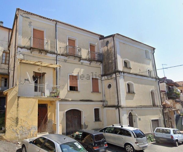esavano in vendita a Lamezia Terme in zona Nicastro