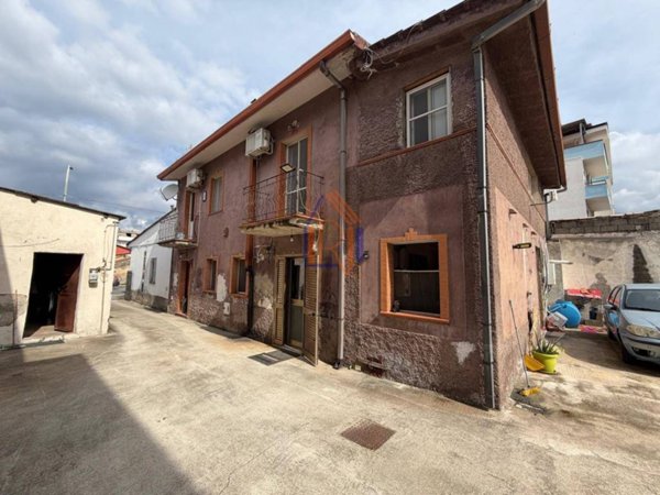 casa indipendente in vendita a Lamezia Terme in zona Nicastro