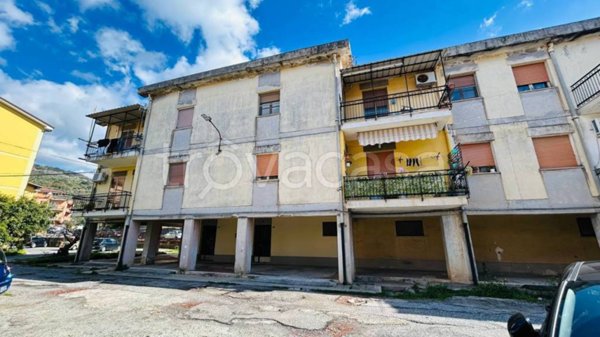 appartamento in vendita a Lamezia Terme in zona Sambiase