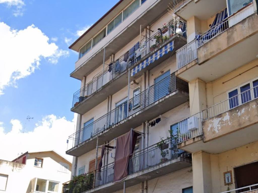 appartamento in vendita a Lamezia Terme in zona Sambiase