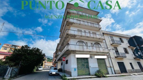 appartamento in vendita a Lamezia Terme in zona Sambiase