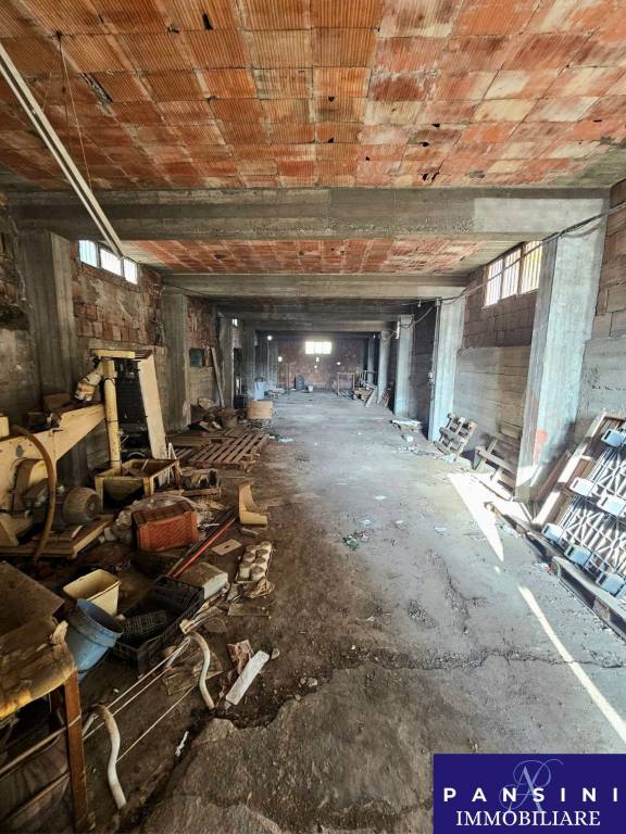 negozio in vendita a Lamezia Terme