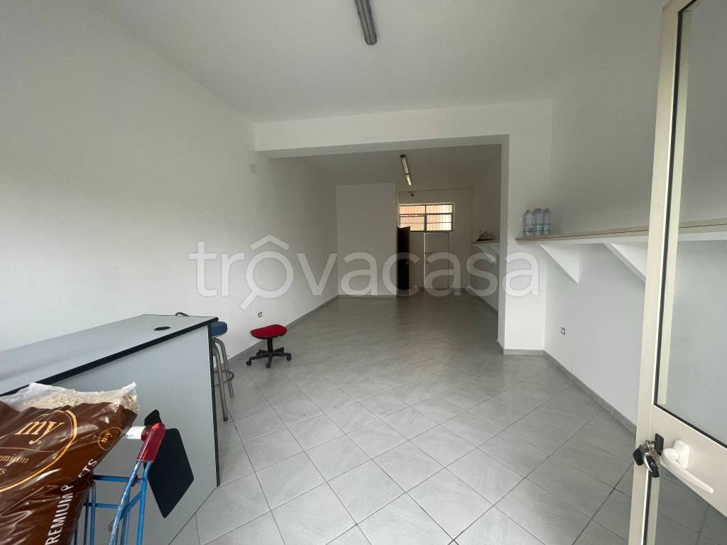 negozio in vendita a Lamezia Terme in zona Nicastro