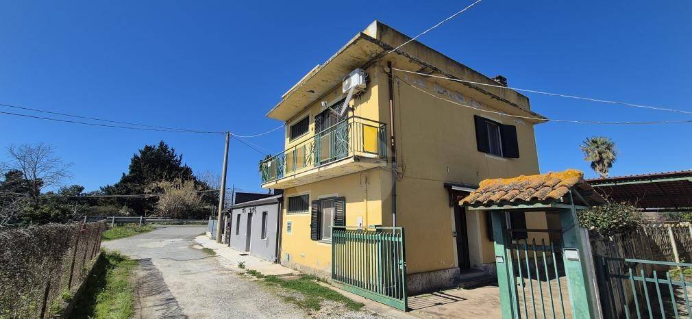 casa indipendente in vendita a Lamezia Terme in zona Sant'Eufemia Lamezia