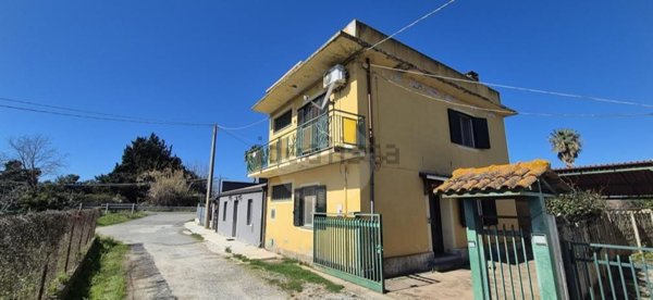 casa indipendente in vendita a Lamezia Terme in zona Sant'Eufemia Lamezia